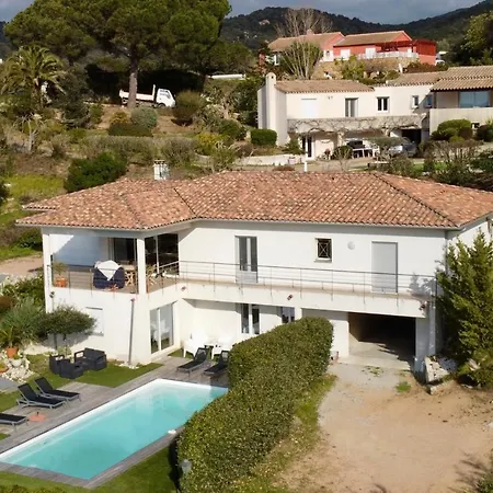 Semesterbostad Piscine Vue *