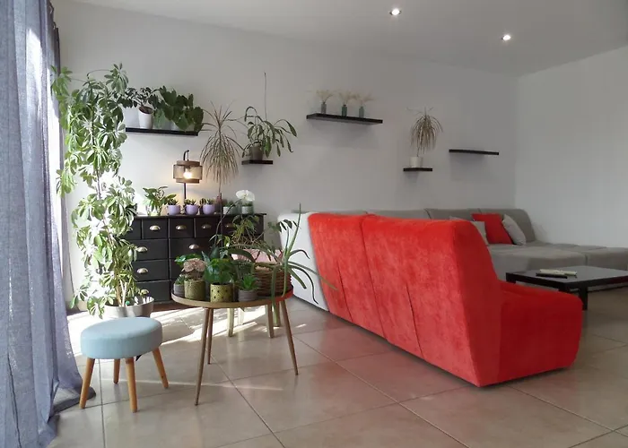 בית נופש Piscine Vue