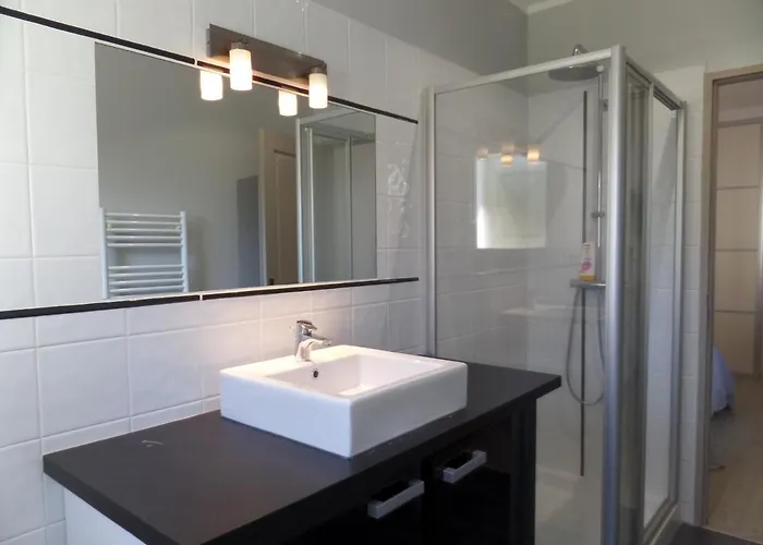 בית נופש Piscine Vue *