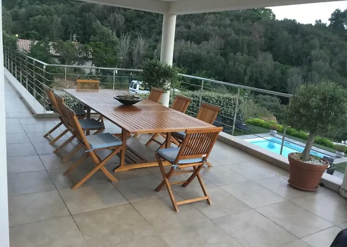 בית נופש Piscine Vue